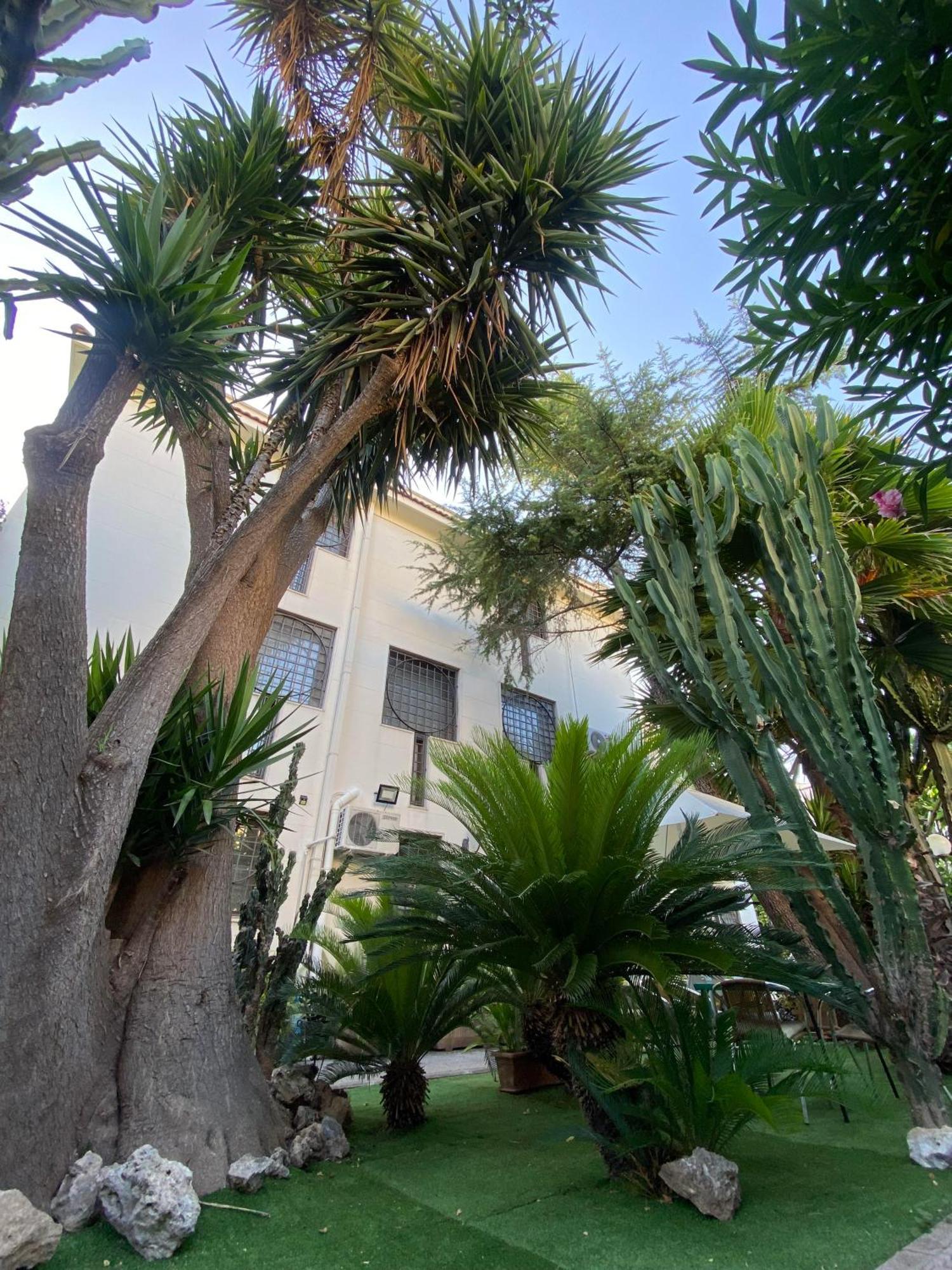 Villa Luigi XVI Taranto Exterior photo